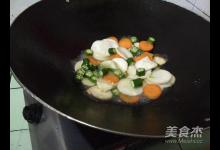 培根炒杏鮑菇的做法-咸鮮味炒菜譜